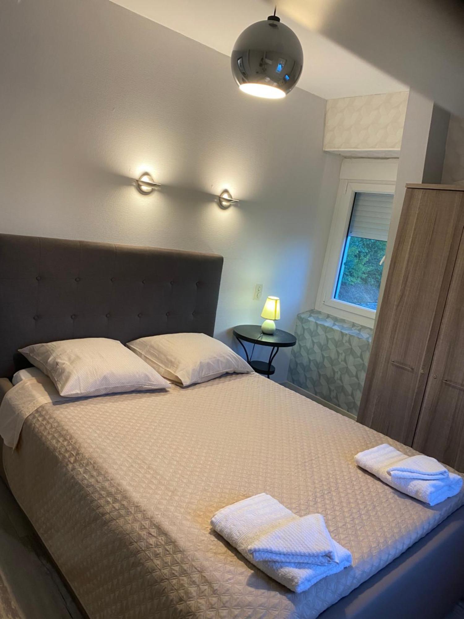 La Casa Du Port, Chambres, Suite Privee, Appartement Avec Vue Sur La Riviere Capendac Extérieur photo